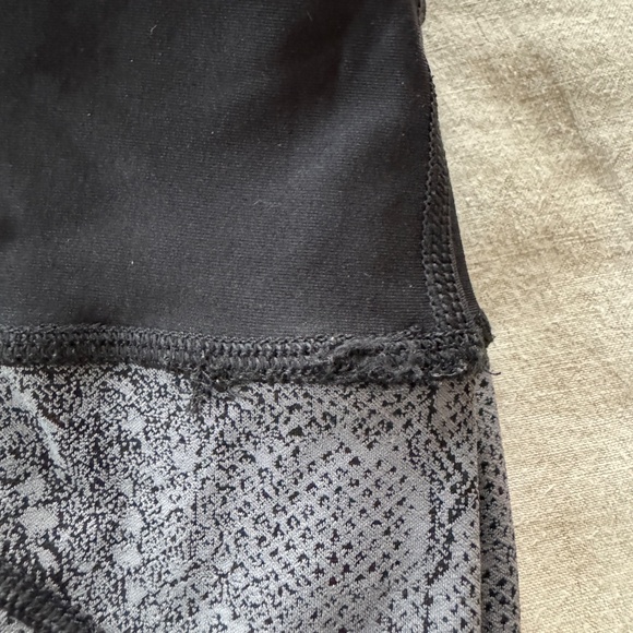 Vimmia Reversible Python Leggings – Grey/Black (Size XS) - Picture 3 of 7